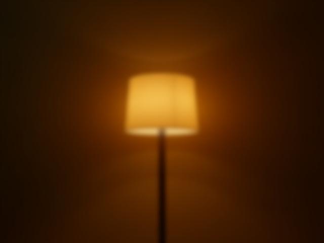 柔らかな光を放つモダンな照明